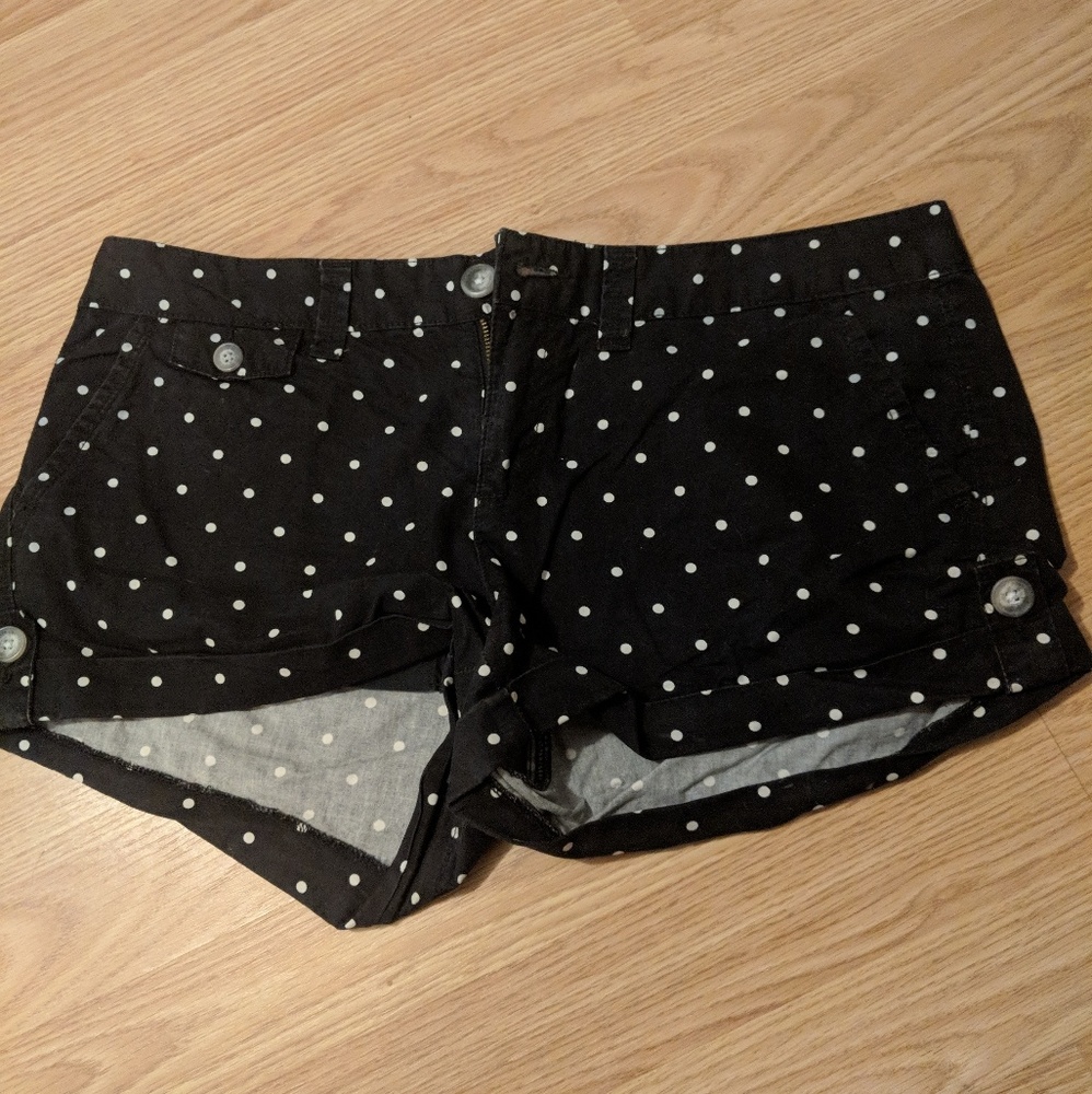 Polks Dot Shorts 🖤